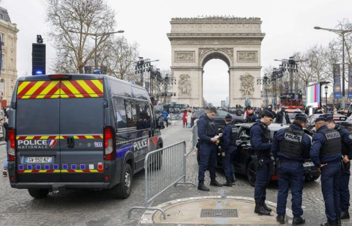 136 personnes interpellées à Paris, deux véhicules de police « incendiés »