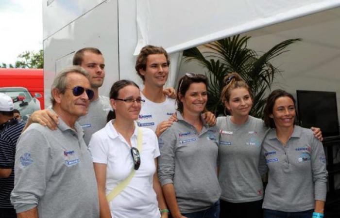 JACKY ICKX SOUFFLE… 80 BOUGIES CE 1ER JANVIER 2025