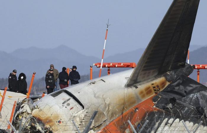 Les enquêteurs de Boeing analysent le site du crash d’un avion en Corée du Sud