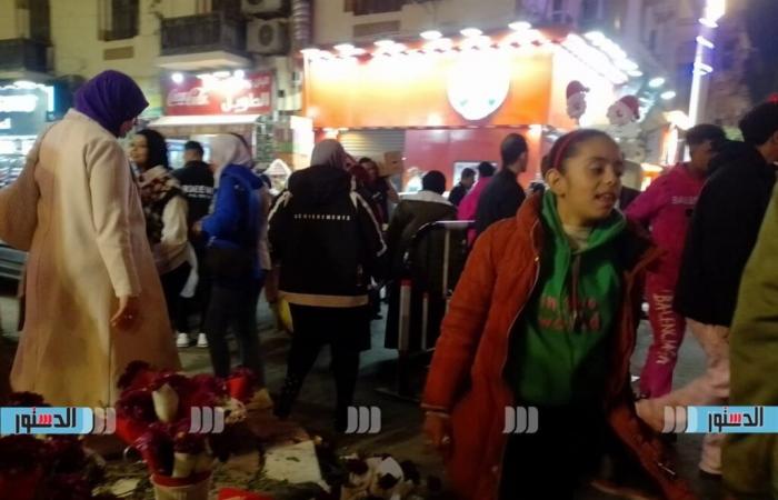 Foule et ambiance festive dans les rues de Korba le soir du Nouvel An (photos)