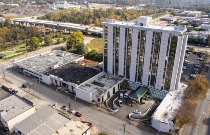 L’implosion a marqué le jour de l’An pour un hôtel de Géorgie centrale qui était la star de l’horizon de Mâcon