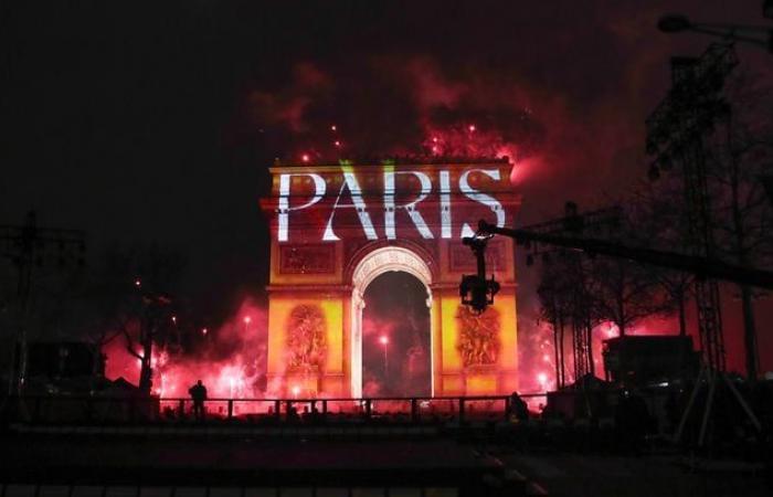 Un million de personnes, un feu d’artifice… Photos de la fête sur les Champs-Élysées