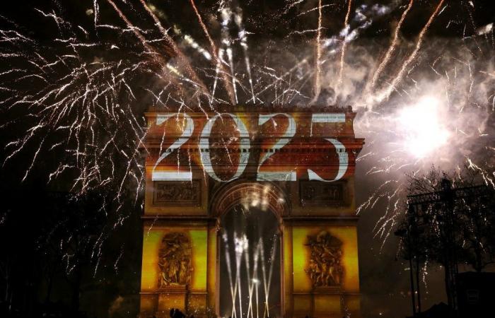 Le monde célèbre l’entrée en 2025 dans une vague de festivités planétaires