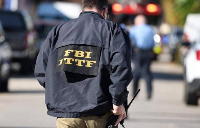 Le suspect n’a pas agi seul, selon le FBI