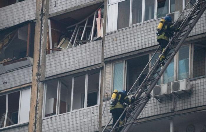 un mort et sept blessés dans une attaque russe contre le centre-ville de Kiev