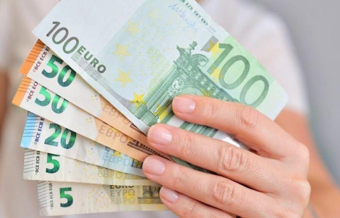 L’euro et le dollar démarrent l’année 2025 en hausse face au dinar algérien, voici les cours ce 1er janvier