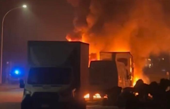 blessés par les détonations, les incendies sur les balcons et le mur de feu dans la rue