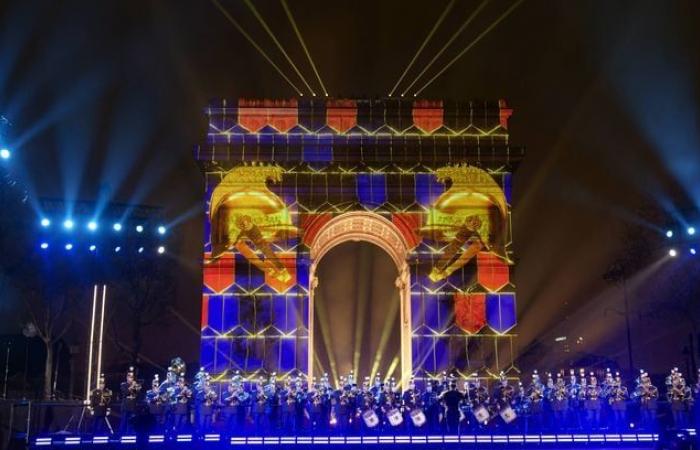 Un million de personnes, un feu d’artifice… Photos de la fête sur les Champs-Élysées