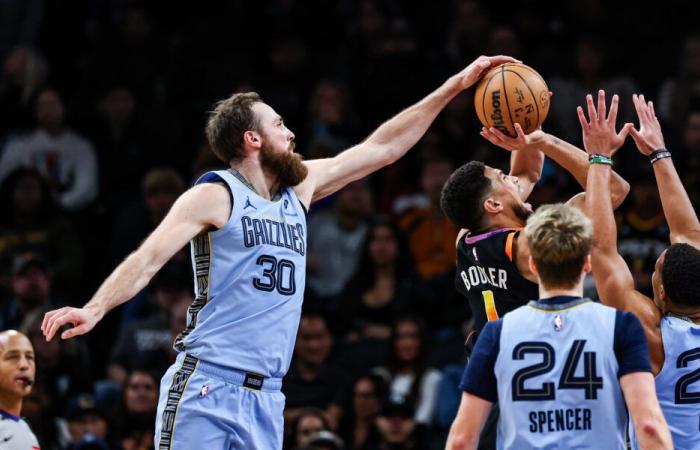 Les fans réagissent à l’arrivée de la nouvelle année par les Suns avec une défaite brutale de 117-112 contre les Grizzlies