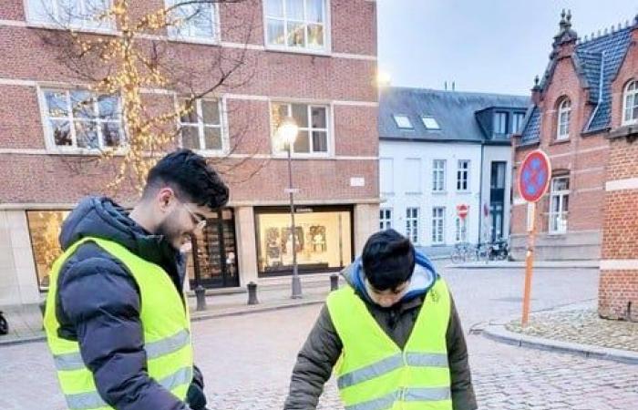 La communauté musulmane Ahmadiyya Muslim démarre la nouvelle année avec une grande campagne de nettoyage dans les rues de Lier (Lier)