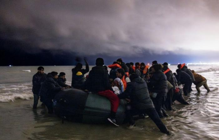 Malgré le danger, les traversées illégales de la Manche sur des petits bateaux en hausse en 2024 – 01/01/2025 à 14h08