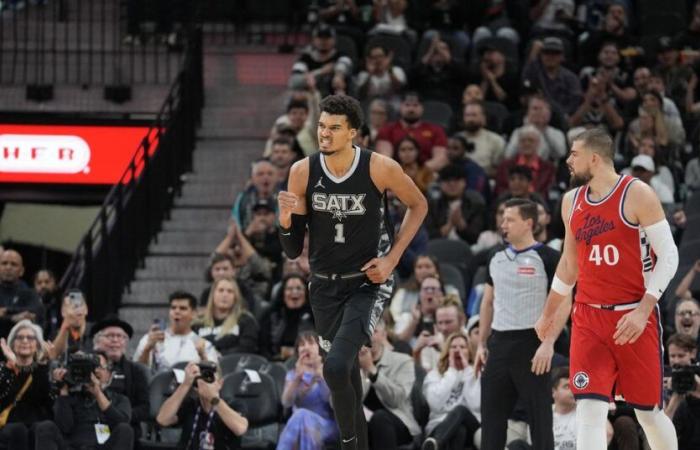 Les Spurs terminent l’année avec une victoire convaincante contre les Clippers, 122-86