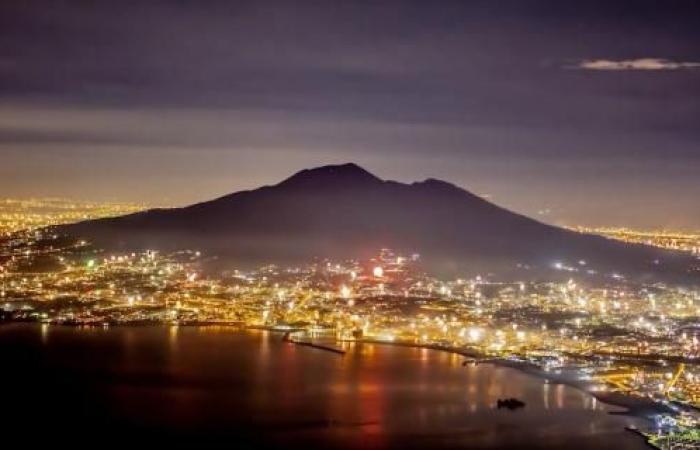 l’incroyable feu d’artifice dans la vidéo Napoli Explosion