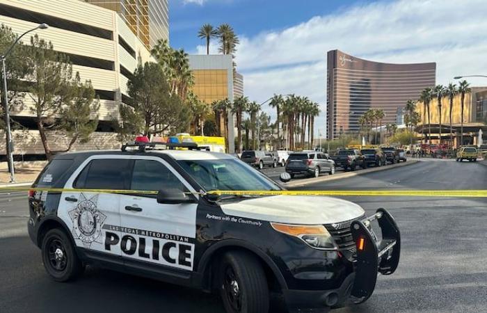 Un véhicule prend feu et explose devant le hall de l’hôtel Trump à Las Vegas