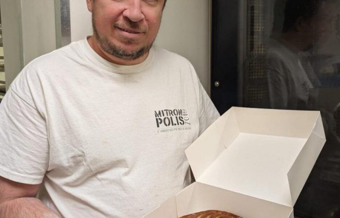 à Angers, Anthony Gaboriau remporte le deuxième prix national et propose à ses clients des fèves en porcelaine décorées à la main pour l’Epiphanie – Angers Info