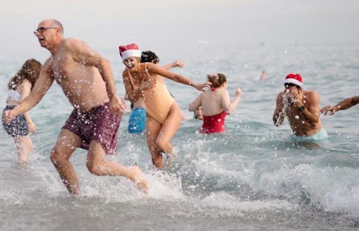 Nager le jour de l’An ? Comment les nageurs du 1er janvier plongent dans l’eau glacée sans risque pour la santé