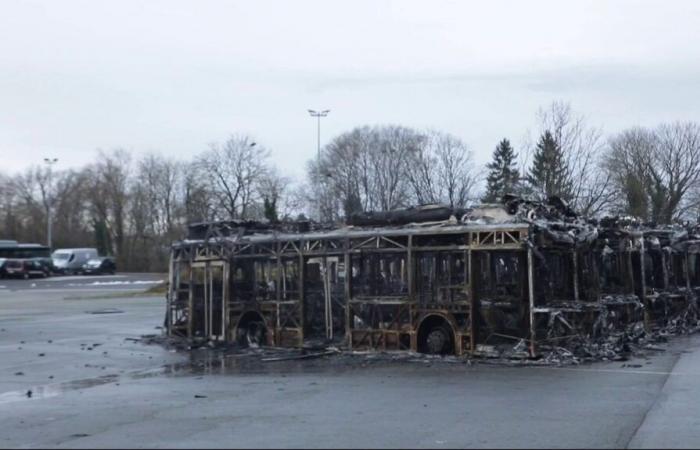 Des bus à hydrogène prennent feu dans un parking