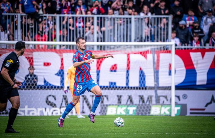 Le nouvel entraîneur du Stade Malherbe Caen mise sur trois capitaines, et pas un seul