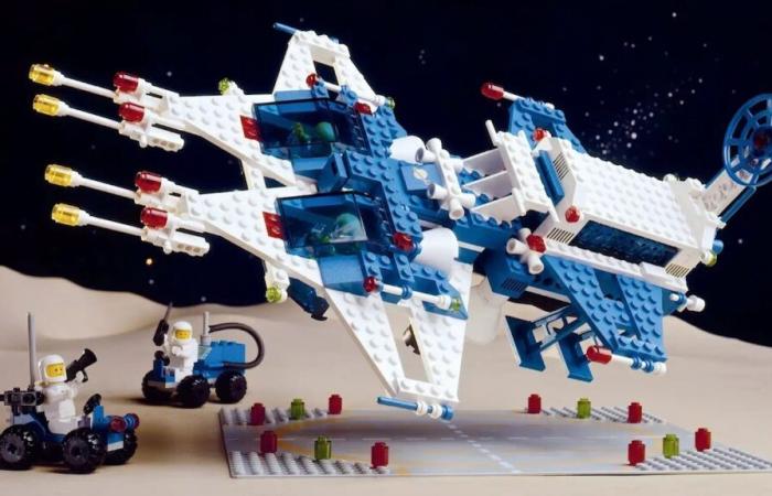 Le livre LEGO Space voyage à travers des décennies d’histoire