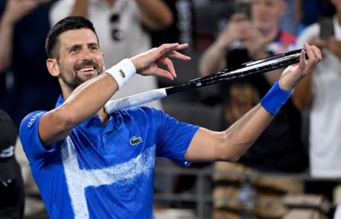 Novak Djokovic, sourire et tête à Melbourne