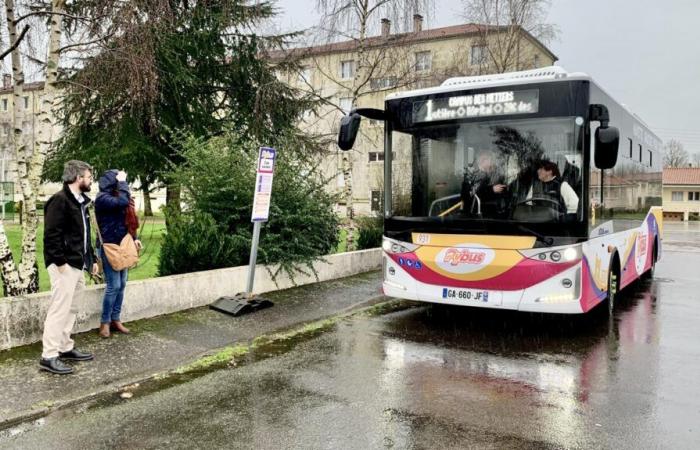 journée de révolution pour le Pybus à Parthenay, bus urbain électrique gratuit