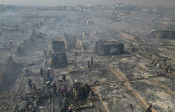 A Accra, un immense incendie ravage le principal marché de friperie du Ghana – 02/01/2025 à 22:31