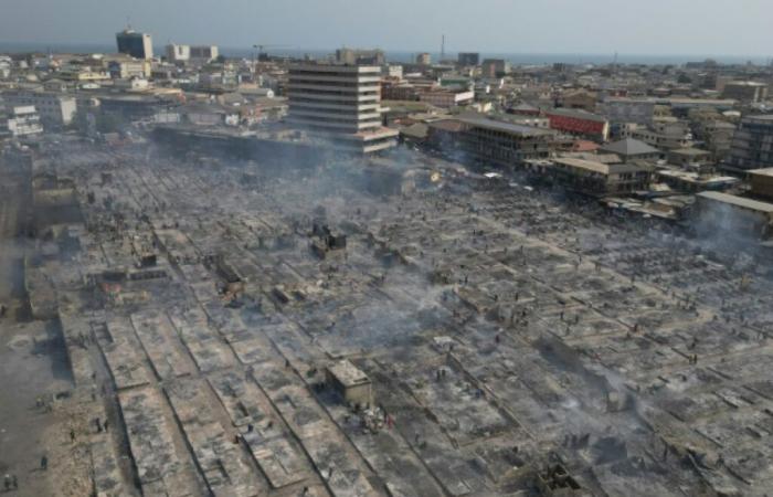 A Accra, un immense incendie ravage le principal marché de friperie du Ghana – 02/01/2025 à 22:31