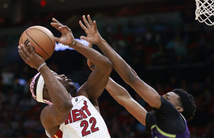 Soirée de gentlemen avec une touche de victoire, Jimmy Butler maintient un front calme alors que le Miami Heat écrase les Pélicans, avec désormais les Pacers dans sa ligne de mire.