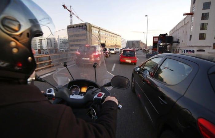 Dans les Bouches-du-Rhône et le Vaucluse, la circulation inter-voies des motos reste autorisée en 2025