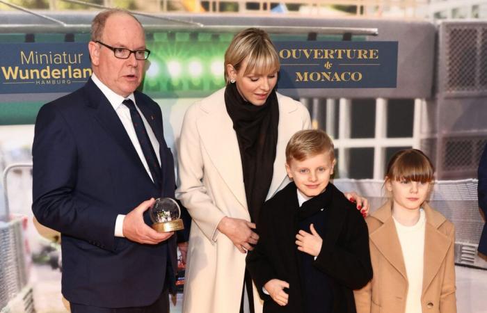 la princesse et ses enfants Jacques et Gabriella le jour de leur 31 pour les vœux du Prince Albert