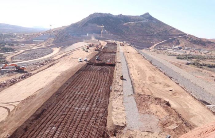 Les travaux de construction du barrage Ait Ziayat à Al Haouz atteignent des étapes critiques