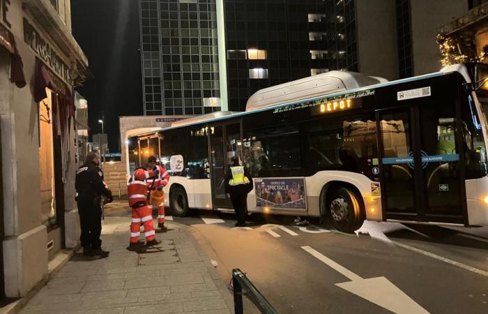 Un garçon de 15 ans est mort à Nancy sous les roues d’un bus, les pompiers n’ont pas pu le réanimer