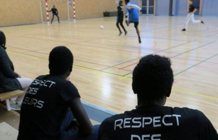 A Corbeil-Essonnes, le tournoi de football « pour la paix » dégénère, un jeune homme frappé avec une batte de baseball