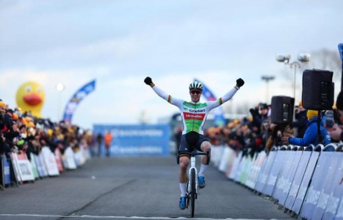 Laurens Sweeck se couronne roi du sable à Coxyde et remporte la cinquième victoire de la saison, le jeune Tibor Del Grosso termine deuxième