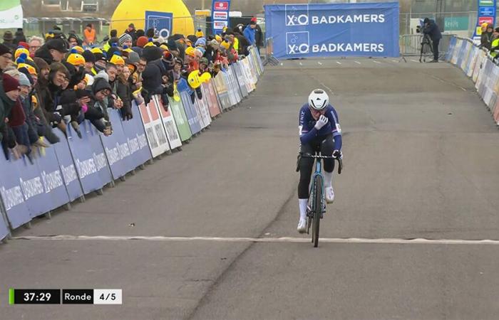 Puck Pieterse est la reine du sable de Coxyde et enregistre la première victoire de la saison