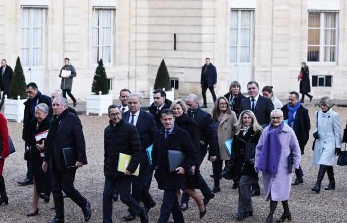 alors que la France n’a pas de budget, il a assuré voir “une voie” pour sortir de l’instabilité