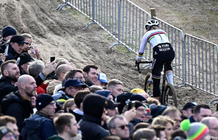 Puck Pieterse est la reine du sable de Coxyde et enregistre la première victoire de la saison