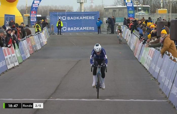 Puck Pieterse est la reine du sable de Coxyde et enregistre la première victoire de la saison