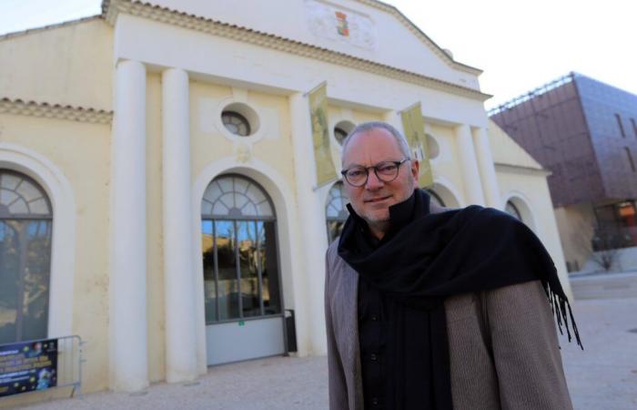 Le Carçois Pascal Casanova rétablit les vérités des mensonges romantiques Des conférences universitaires au fil des pages