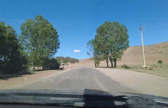 L’absence temporaire de signalisation sur la route Azrou-Sidi Adi menace la sécurité des automobilistes