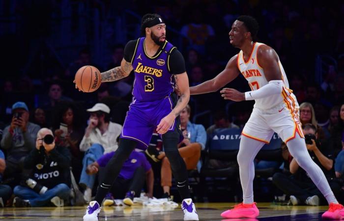 LeBron James ajoute aux réalisations statistiques alors que les Lakers dominent les Hawks