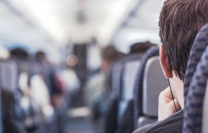 Cette habitude dégoûtante des passagers d’un avion signalée par un agent de bord et que vous devriez vraiment abandonner