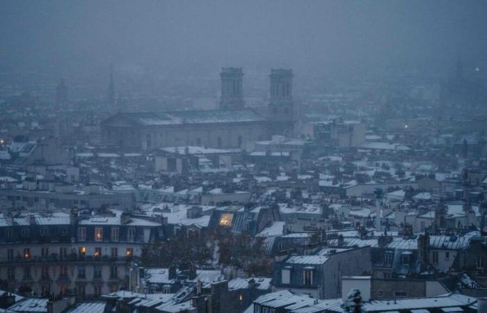 La neige et le verglas inquiètent en France