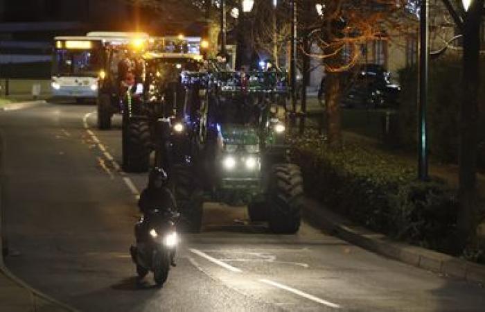 la Coordination rurale appelle “à se rendre à Paris” dimanche, “plusieurs dizaines de tracteurs prêts à prendre position”