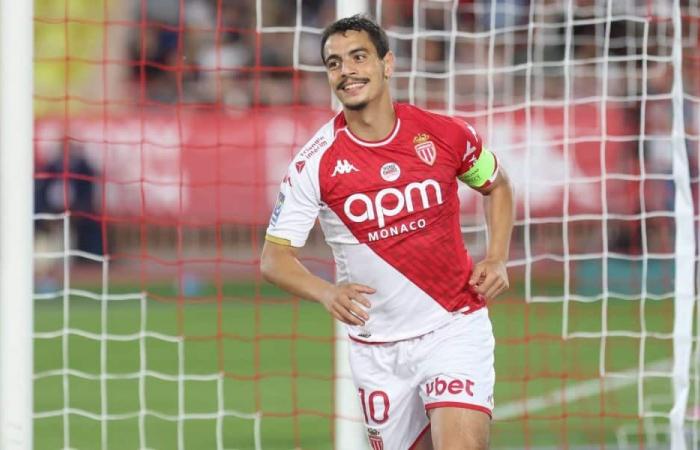 Ben Yedder approaches a Ligue 1 club