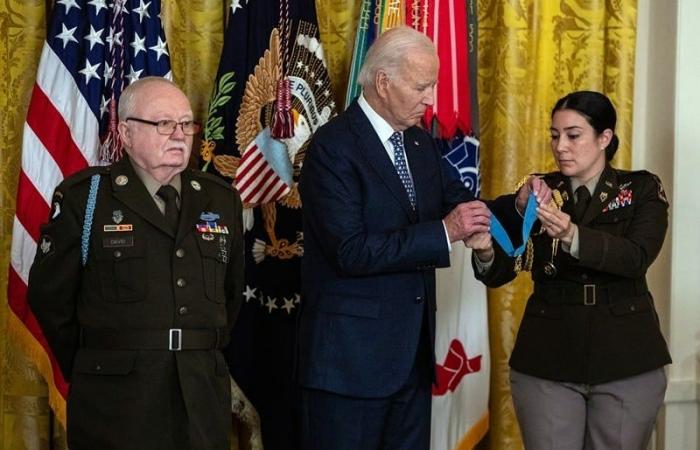 Plusieurs personnalités décorées par Joe Biden avant son départ