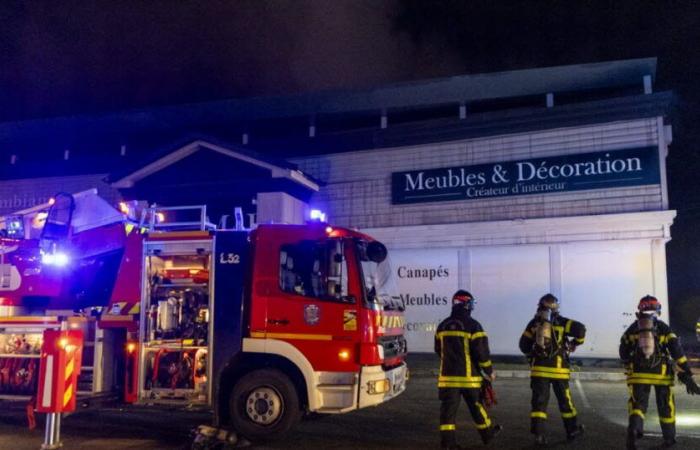 Territoire de Belfort. Un magasin de meubles touché par un incendie près de Belfort