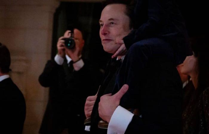 Elon Musk rejette enfin une figure de l’extrême droite britannique