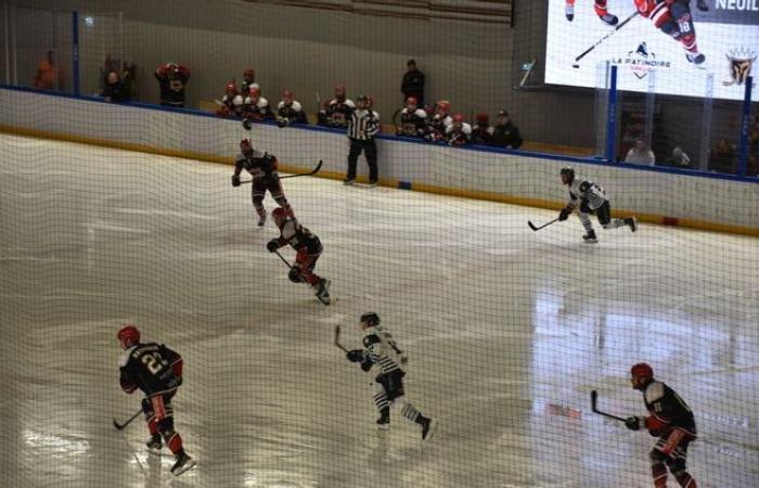 revivez le match de hockey sur glace entre Neuilly-sur-Marne et Dunkerque, joué à la patinoire de Dreux