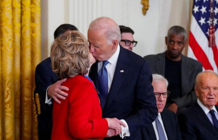 Anna Wintour, Hillary Clinton, Bono… Biden remet à 19 personnalités la Médaille de la Liberté